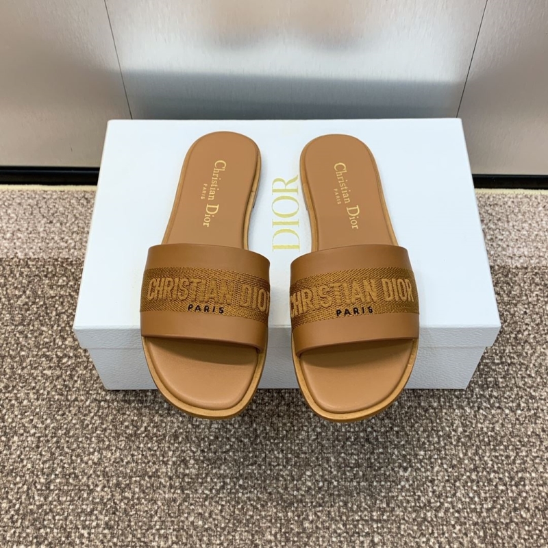 ch**an D*or slippers